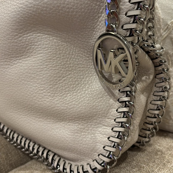 FINAL PRICE~Michael Kors Winter White Pebbled Leather Shoulder Bag~EUC - Picture 9 of 16